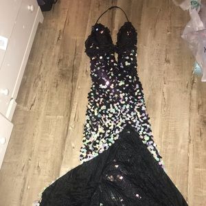 Black spaghetti strap-sequined front split gown